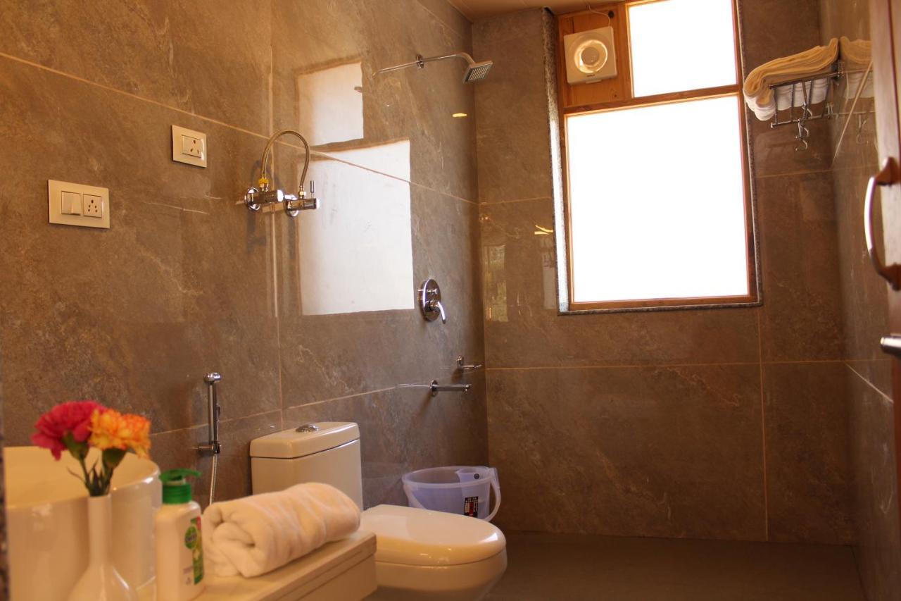 Hotel Vaibhav Regency Manāli Exteriér fotografie