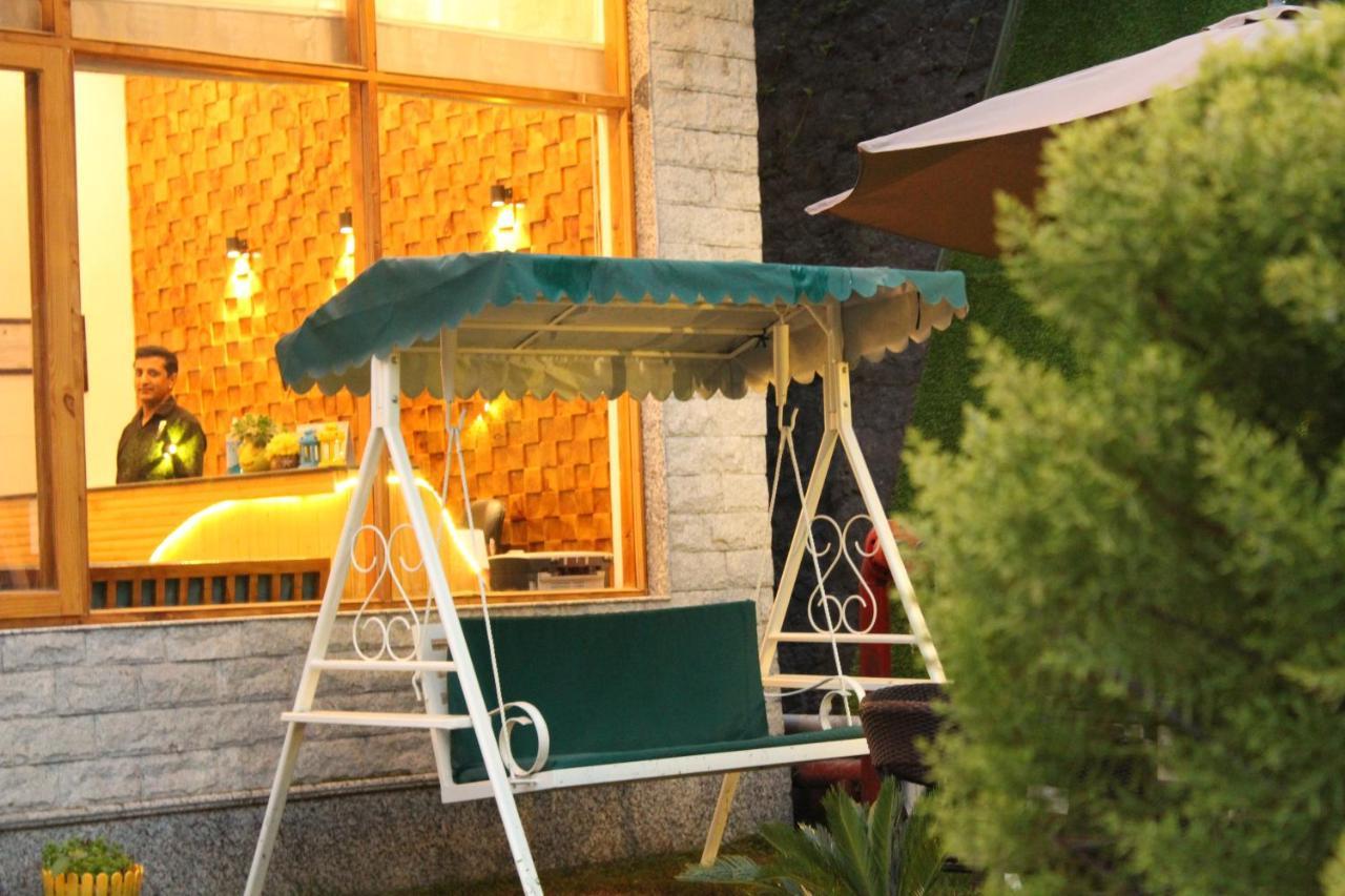 Hotel Vaibhav Regency Manāli Exteriér fotografie