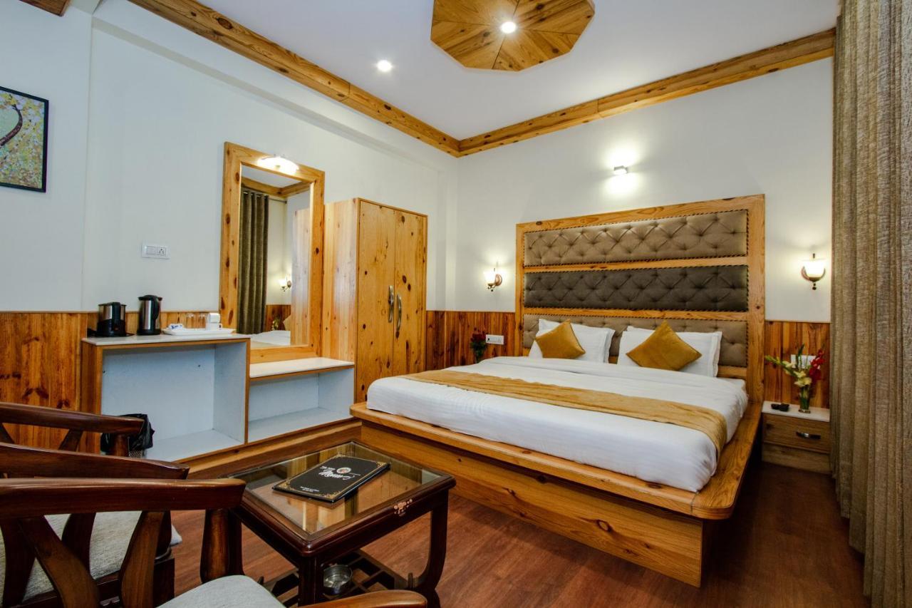 Hotel Vaibhav Regency Manāli Exteriér fotografie