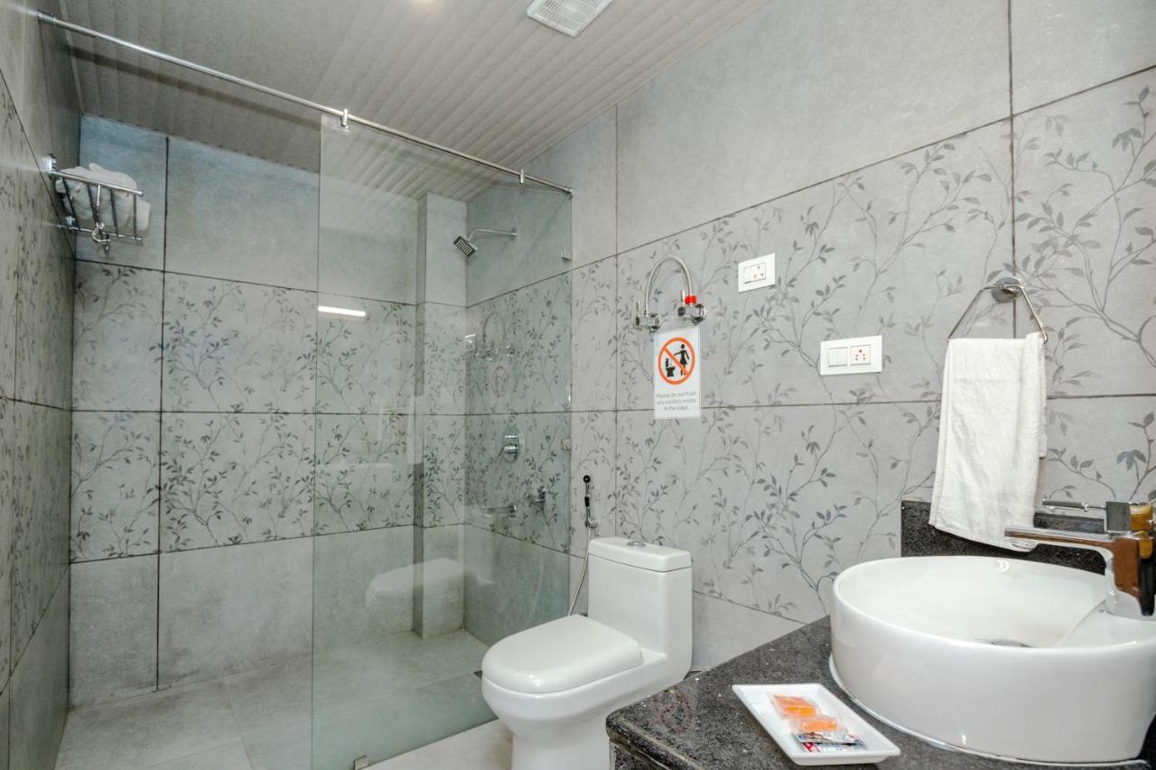 Hotel Vaibhav Regency Manāli Exteriér fotografie