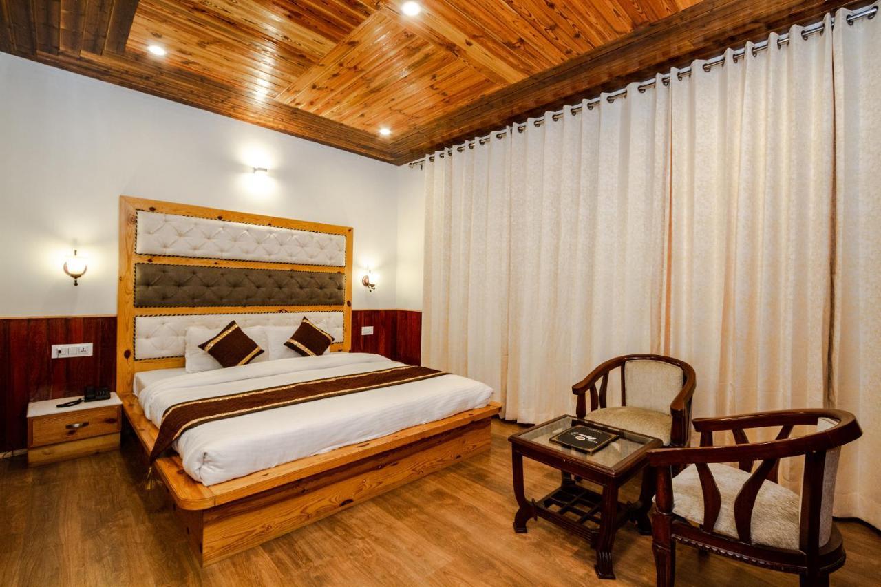 Hotel Vaibhav Regency Manāli Exteriér fotografie